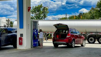 На кордоні з Польщею затримали двох українок за крадіжки пального на заправках