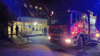 Рятувальники ліквідовують пожежу у Львівському геріатричному пансіонаті, 28 січня 2024, фото ДСНС