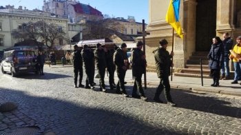 У Львові провели в останню путь матроса, який загинув під час виконання бойового завдання на Донеччині