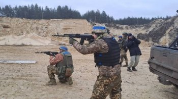 Постійне вдосконалення: бійці Львівської ТрО показали, як тренуються у перервах між службою на позиціях (фото)