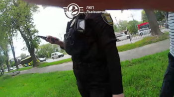 У Львові чоловік напав на контролерок після перевірки оплати проїзду