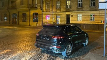 У Львові 63-річний водій Porsche збив пішохідку на переході