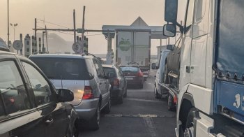 Ситуація у пунктах пропуску на Львівщині: понад пів тисячі автівок стоять у чергах