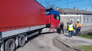 16-річний підліток постраждав в аварії мотоцикла і вантажівки на Львівщині