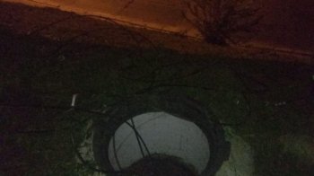 Витягували кабелі з люка: у Львові під час комендантської патрульні затримали трьох молодиків