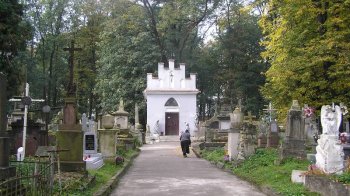 У Дрогобичі здирають гроші у рідних загиблих військових за в’їзд на кладовище