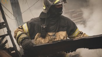 На Яворівщині горіла складська будівля: вогнеборці ліквідували займання