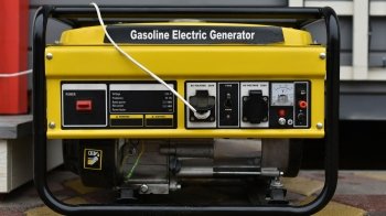 Бензиновий генератор