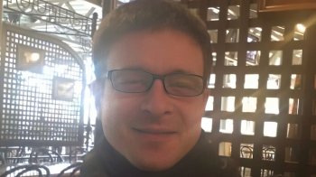 Розшукується чоловік, який вийшов з дому в центрі Львова і не повернувся