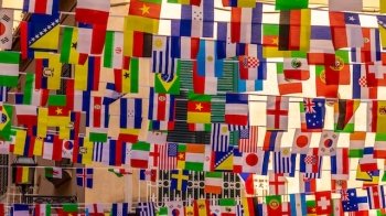 Українці назвали найбільш дружні країни — опитування