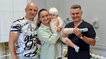 У Львові дитині з синдромом Дауна провели складну операцію на слух