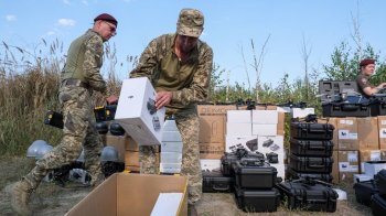 Львівщина передала десантникам обладнання на 10 млн грн