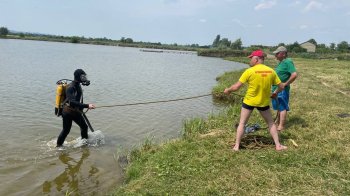 Неподалік Жовкви водолази витягли з озера 39-річного потопельника