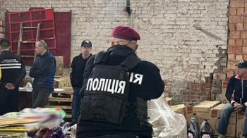 Виробляли та збували фальсифіковані мийні засоби: на Львівщині викрили злочинну групу