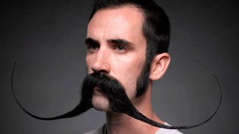 Вусопад у листопаді: що варто знати про рак простати