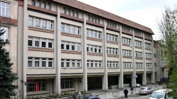 Директор львівського інституту заборгував зарплату 72 робітникам