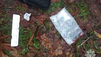 Порушив комендантську годину та піймався: львівські патрульні розповіли найцікавіші випадки вилучення наркотиків