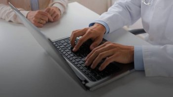 У Львові Шпиталь Шептицького надає безкоштовні консультації для переселенців