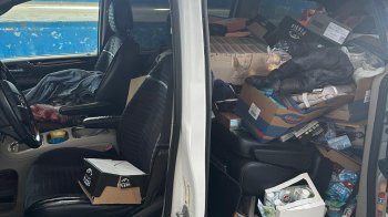 Мешканка Львівщини намагалася провезти з Польщі техніку Apple вартістю близько мільйона грн