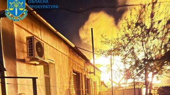 Через нічний обстріл Херсону постраждали двоє дітей