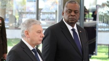 Міністр оборони США в Україні: з ким зустрівся та що обговорили