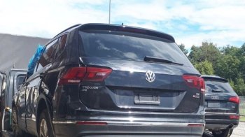 Видавав за допомогу для ЗСУ: львівські митники вилучили у киянина два позашляховики