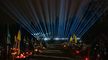 У Львові на Личаківському кладовищі засвітили промені пам’яті