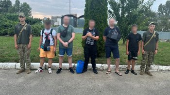 На Закарпатті 14-річного юнака впіймали на спробі провести ухилянтів Тиси