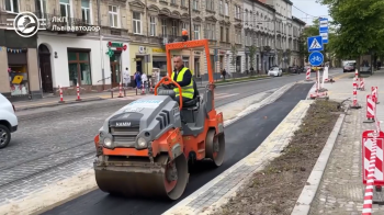 У Львові на вулиці Бандери облаштували велодоріжку