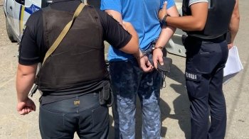 Жорстоко побив сокирою і втік: у Яворівському районі поліцейські затримали 56-річного нападника