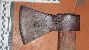 Не хотіла доглядати лежачу: у Моршині жінка зарубала хвору матір