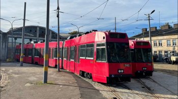 Перші два швейцарські трамваї доставили до Львова