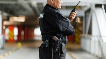 Директора охоронної фірми оштрафували за 29 неоформлених працівників