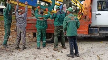 У парку Франка встановлять нову ігрову зону "Лис Микита": старий майданчик вже демонтують