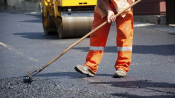 У Львові лататимуть дорогу на вулиці Стрийській: у Франківській РА переконують, що це треба зробити цьогоріч