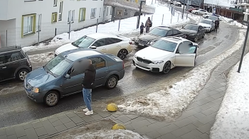 У Львові водій BMW облаяв іншого водія під час хвилин мовчання