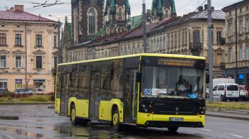 У Львові водій маршрутки наїхав на пішохода