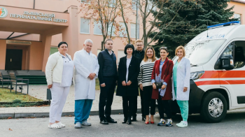 Обласний перинатальний центр отримав «швидку» для передчасно народжених дітей