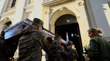 Прощання із загиблим захисником