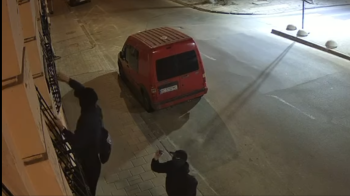 Поліція знайшла підлітків, які зафарбували табличку з назвою вулиці Ірини Фаріон у Львові