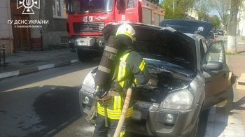 У Стрию внаслідок пожежі в автомобілі чоловік отримав опіки обличчя