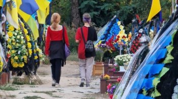 У Києві поліція затримала школярів, які обкрадали могили Героїв