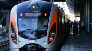 Польська залізниця дозволила українцям безкоштовний проїзд