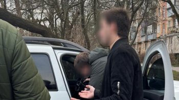 У парку «Знесіння» 22-річний львів’янин на Mazda наїхав на муніципала