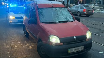 У Львові 67-річний водій збив пішохода: постраждалий у реанімації