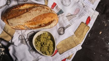 Намазка з черемші за 10 хвилин: два весняні рецепти, які хочеться повторити