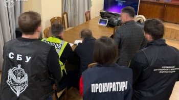 Суд Львова арештував будинок і три земельні ділянки підозрюваного у хабарництві митника