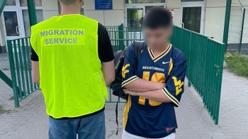 Затриманого у Львові колумбійця примусово депортували з України