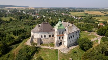 Графік роботи Олеського замку та вартість квитків