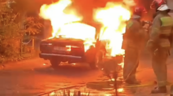 У Львові горить автомобіль: було чутно вибух